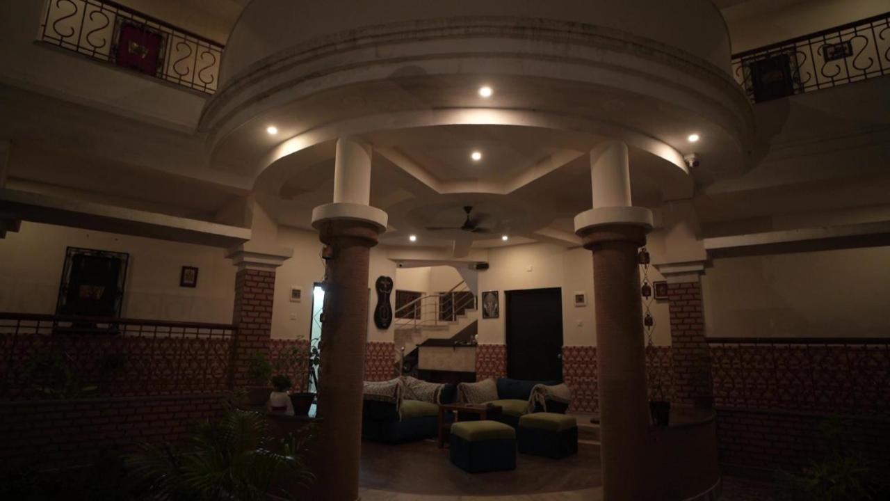 Hotel Kolam Шанті-Найктен Екстер'єр фото