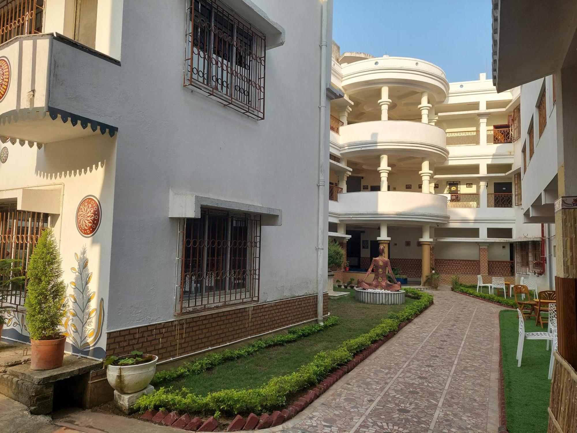 Hotel Kolam Шанті-Найктен Екстер'єр фото