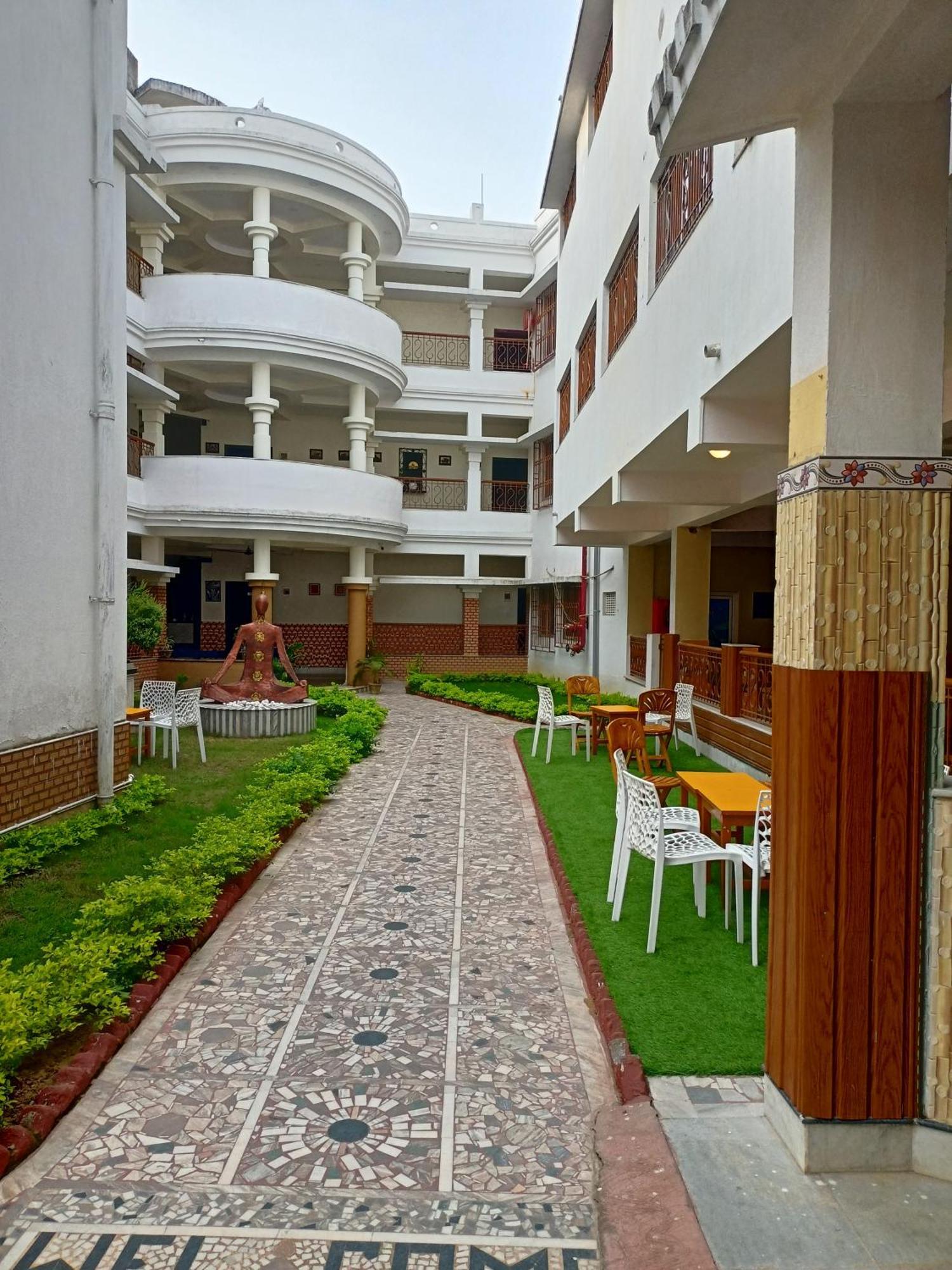 Hotel Kolam Шанті-Найктен Екстер'єр фото